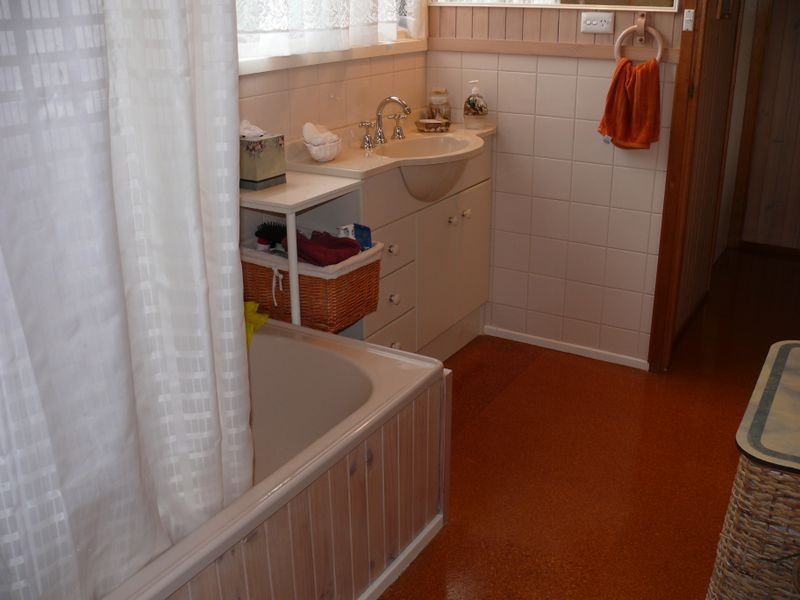 147 Bay Road, Eagle Point VIC 3878