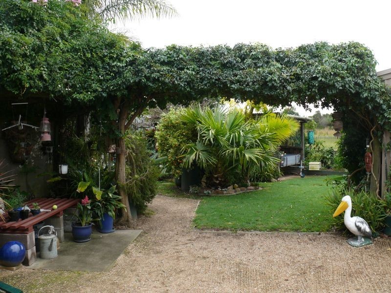 147 Bay Road, Eagle Point VIC 3878