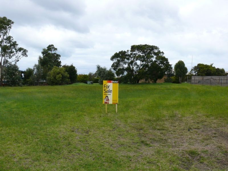 10 Midway Avenue, Newlands Arm VIC 3875