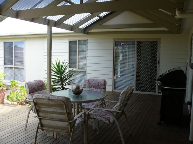 8 Bayside Avenue, Newlands Arm VIC 3875