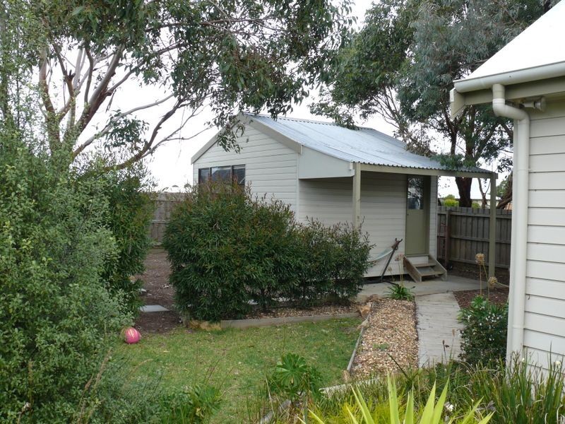 8 Bayside Avenue, Newlands Arm VIC 3875