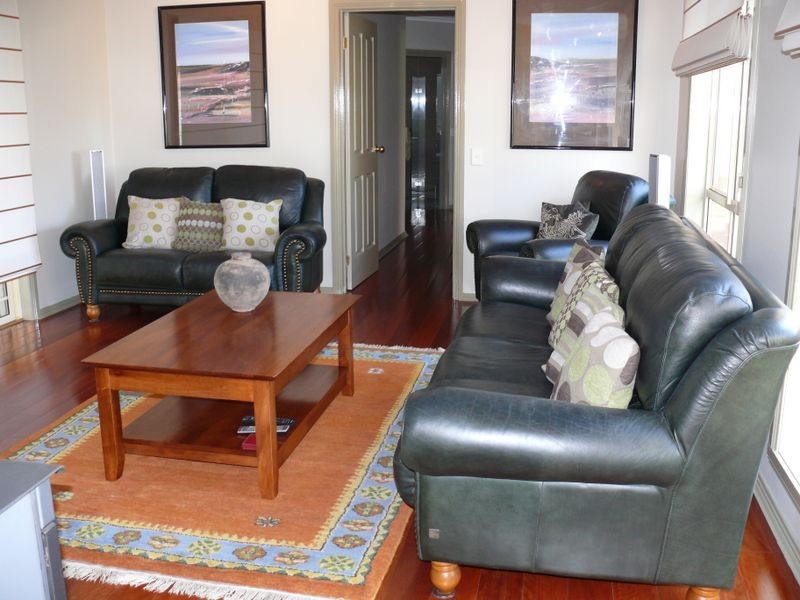 2/22 Schooner Terrace, Paynesville VIC 3880