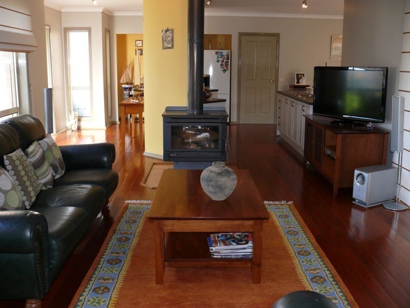 2/22 Schooner Terrace, Paynesville VIC 3880