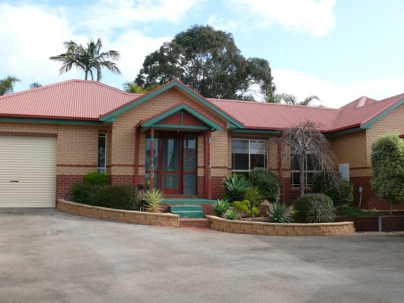 2/22 Schooner Terrace, Paynesville VIC 3880