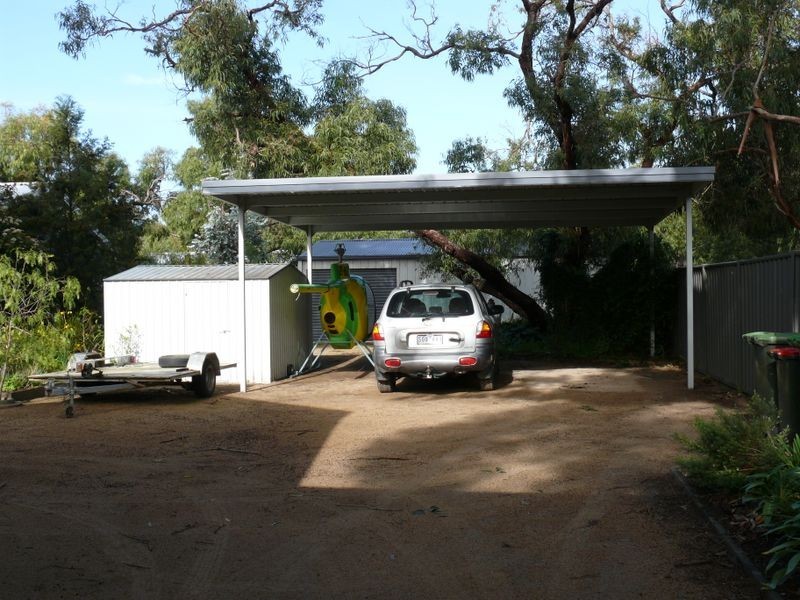 31 Fifth Parade, Raymond Island VIC 3880