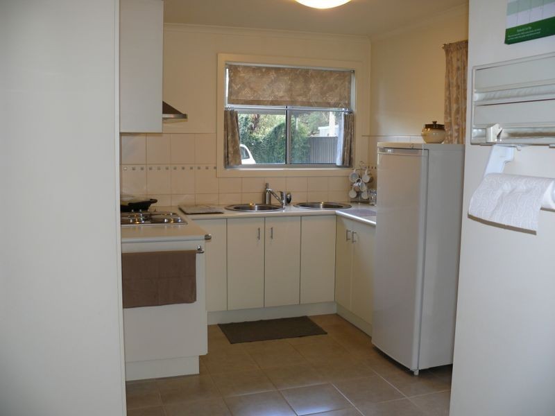 31 Fifth Parade, Raymond Island VIC 3880