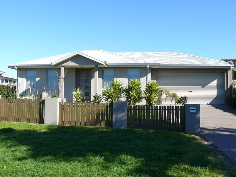 1/119 Langford Parade, Paynesville VIC 3880