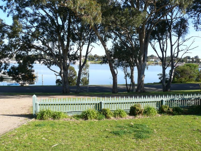 1/129 Western Boulevard, Raymond Island VIC 3880