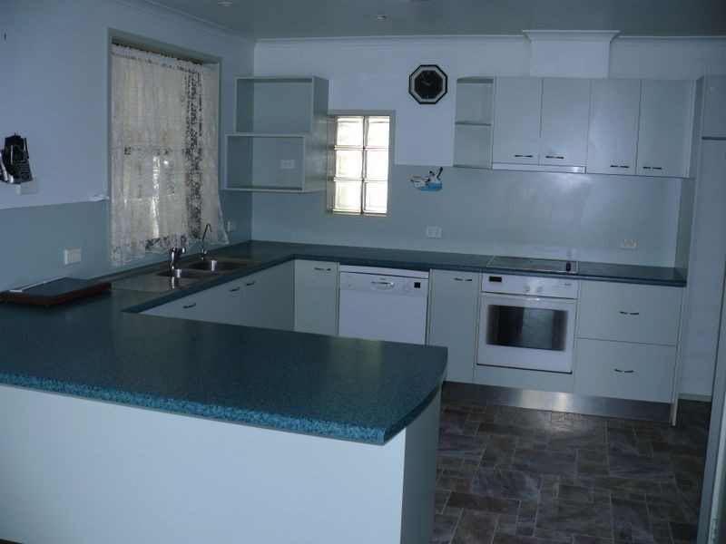 213 Bay Road, Eagle Point VIC 3878