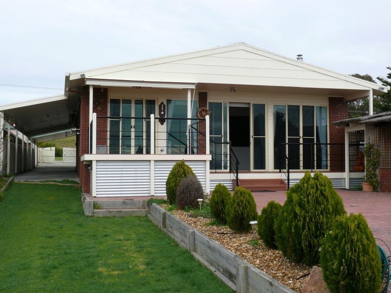213 Bay Road, Eagle Point VIC 3878