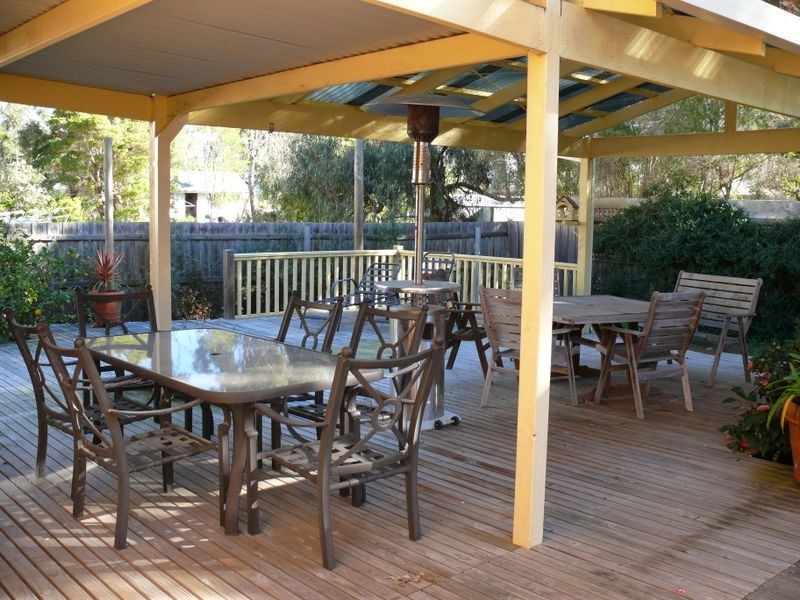 52 Sixth Avenue, Raymond Island VIC 3880