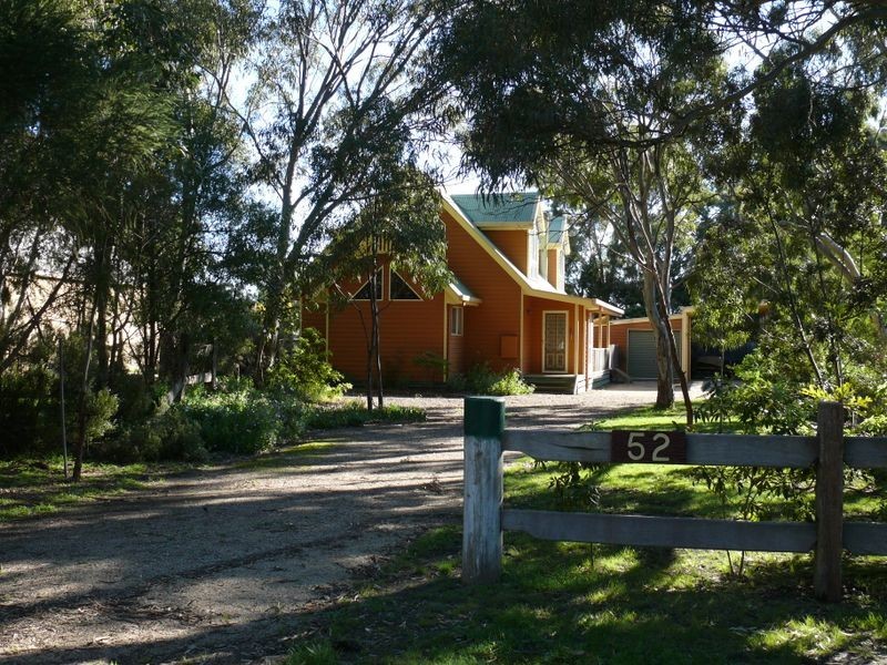 52 Sixth Avenue, Raymond Island VIC 3880