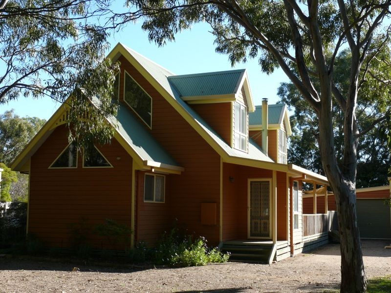 52 Sixth Avenue, Raymond Island VIC 3880