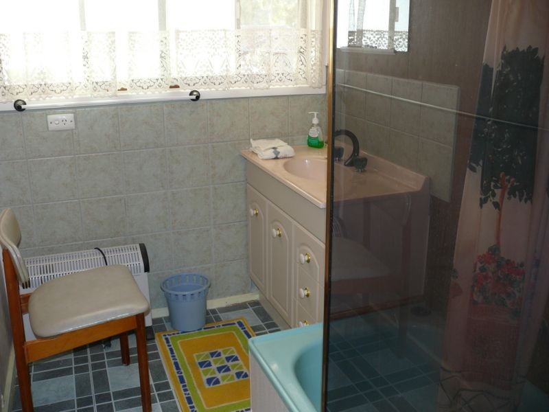 8 Riley Street, Eagle Point VIC 3878