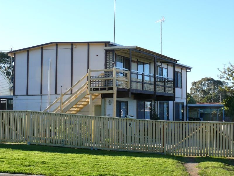 8 Riley Street, Eagle Point VIC 3878