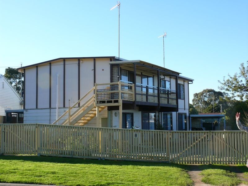 8 Riley Street, Eagle Point VIC 3878