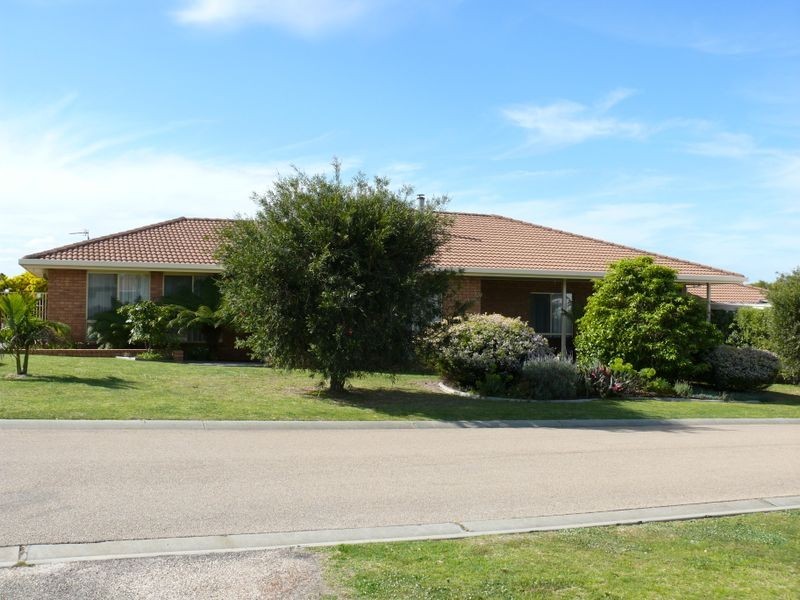 11 Schooner Terrace, Paynesville VIC 3880