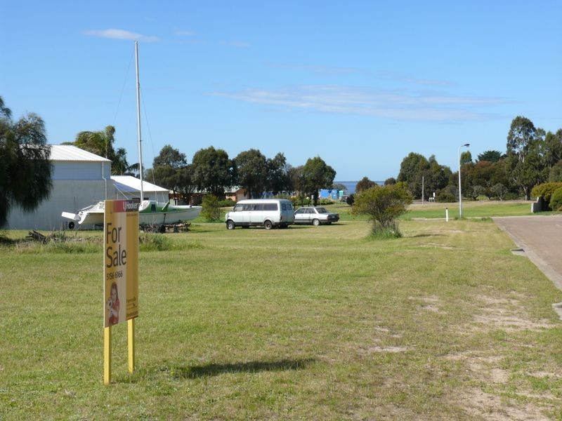 15 Shoreward Avenue, Newlands Arm VIC 3875