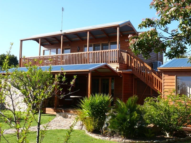 15 McMillan Grove, Paynesville VIC 3880