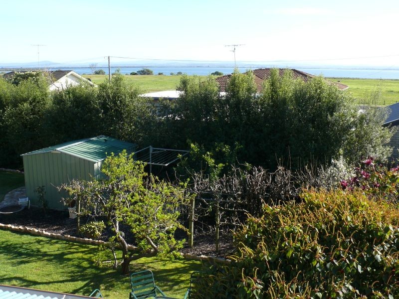 15 McMillan Grove, Paynesville VIC 3880