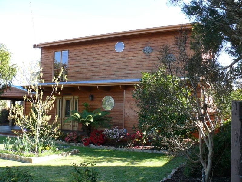 15 McMillan Grove, Paynesville VIC 3880