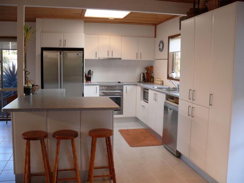 43 Bay Road, Eagle Point VIC 3878