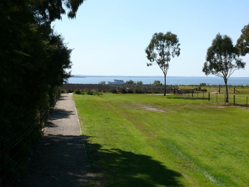 43 Bay Road, Eagle Point VIC 3878