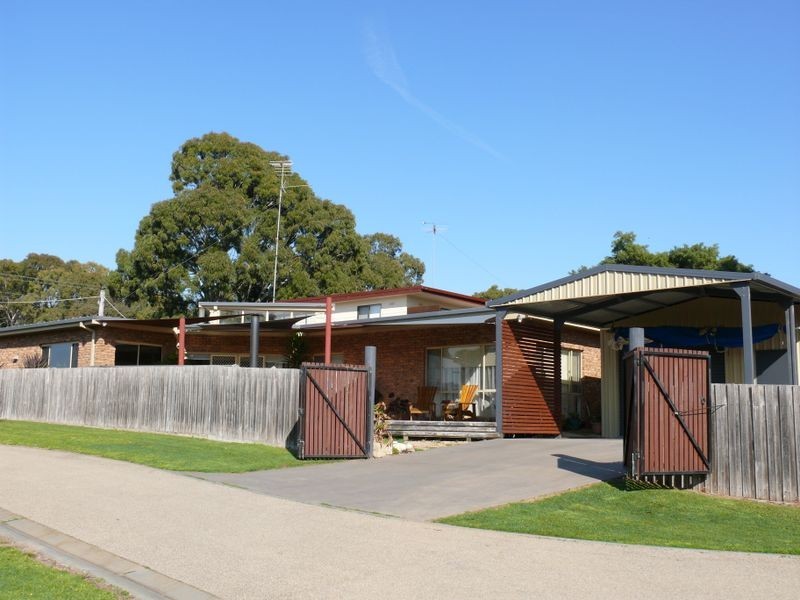 43 Bay Road, Eagle Point VIC 3878