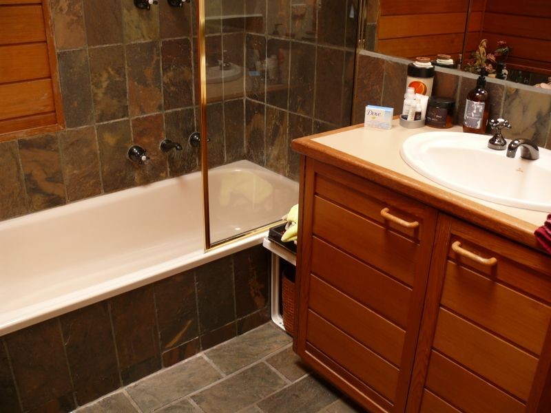 8 Fullarton Drive, Paynesville VIC 3880