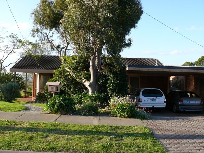 8 Fullarton Drive, Paynesville VIC 3880