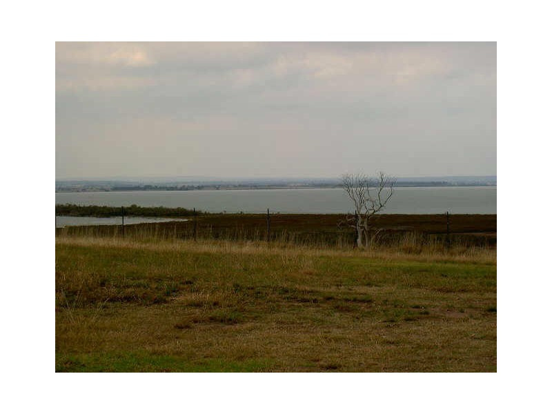 8 Eagle Bay Terrace, Paynesville VIC 3880