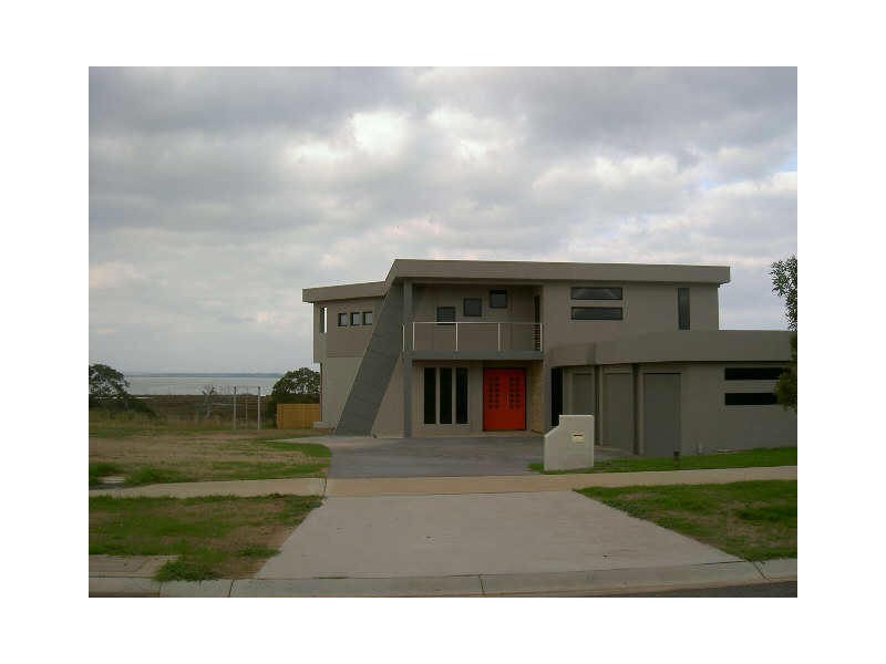 8 Eagle Bay Terrace, Paynesville VIC 3880