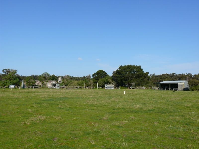 185 Gravelly Point Road, Raymond Island VIC 3880