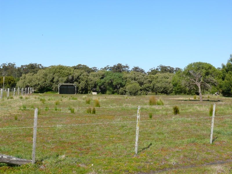 185 Gravelly Point Road, Raymond Island VIC 3880