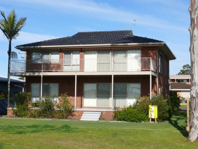 4 Marina Drive, Paynesville VIC 3880