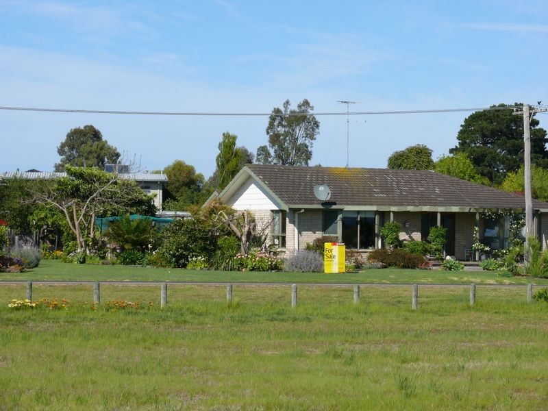 4 View Street, Paynesville VIC 3880