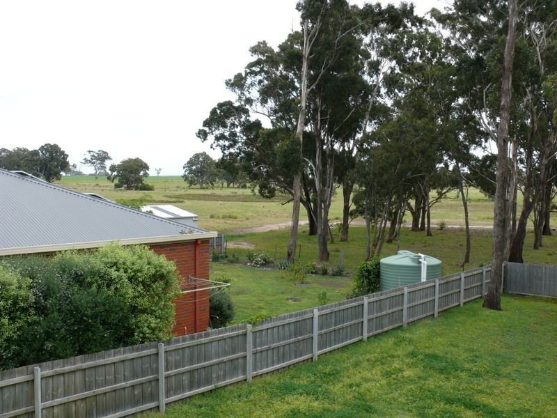 82 Newlands Drive, Paynesville VIC 3880