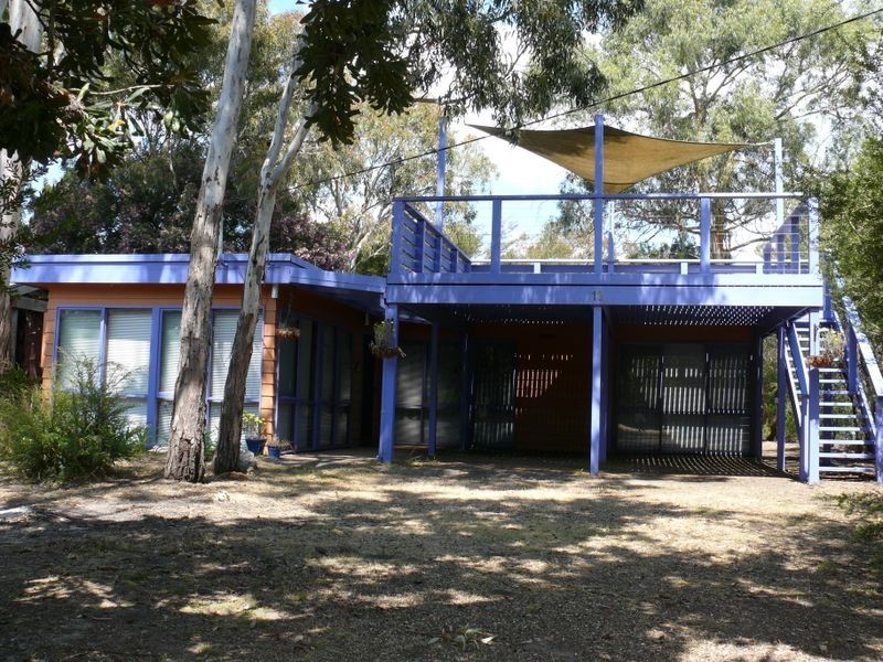 13 Gravelly Point Road, Raymond Island VIC 3880