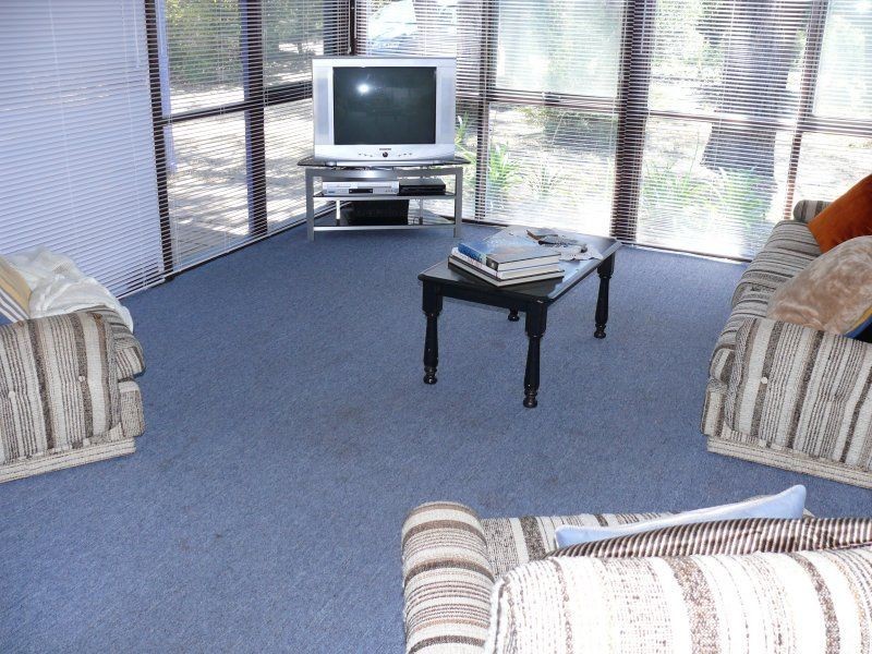 13 Gravelly Point Road, Raymond Island VIC 3880