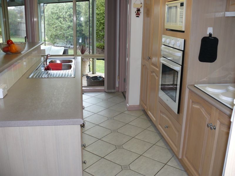 1 Waratah Avenue, Paynesville VIC 3880