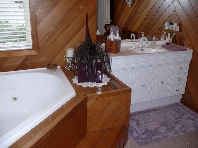 1 Waratah Avenue, Paynesville VIC 3880