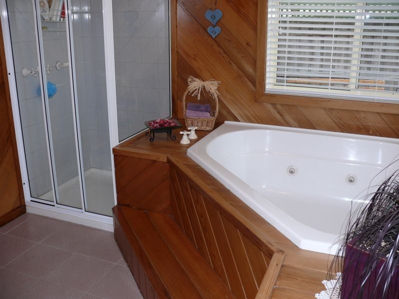 1 Waratah Avenue, Paynesville VIC 3880