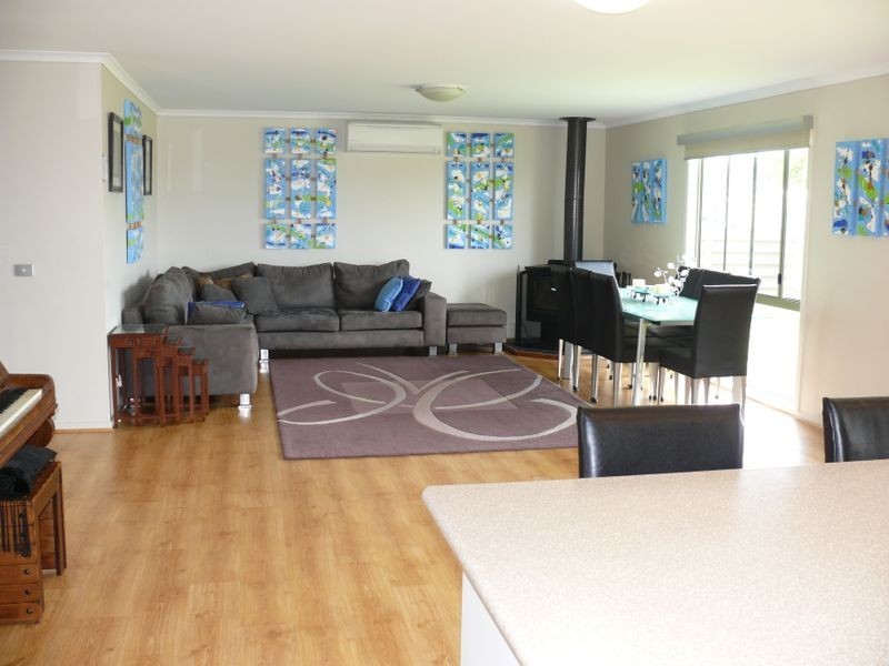 17 Dawsons Cove Drive, Newlands Arm VIC 3875