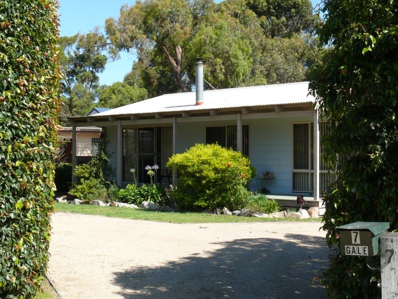 7 Eleventh Avenue, Raymond Island VIC 3880