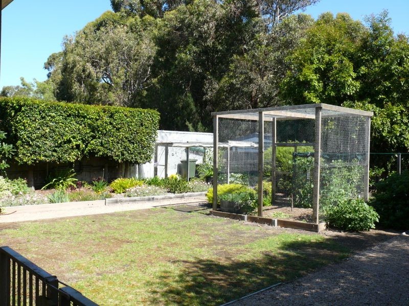 7 Eleventh Avenue, Raymond Island VIC 3880