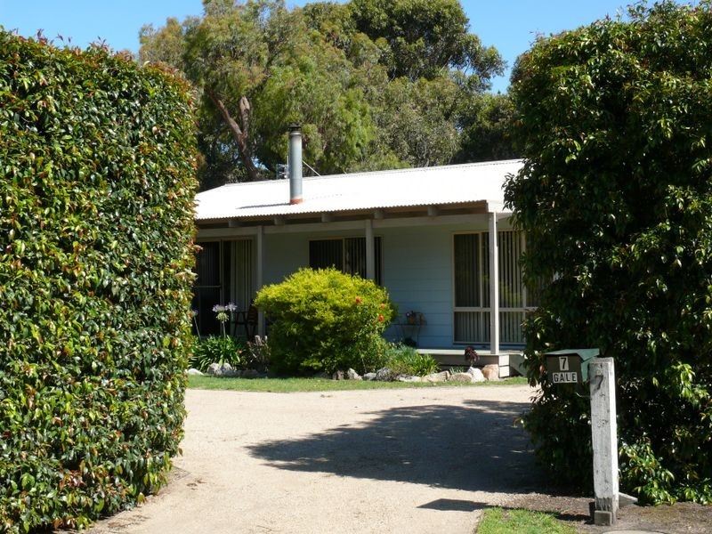 7 Eleventh Avenue, Raymond Island VIC 3880