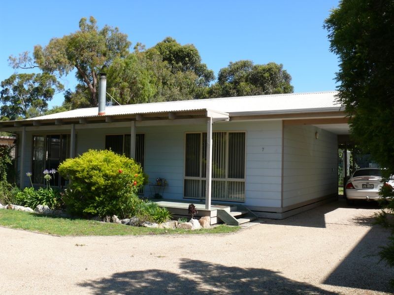 7 Eleventh Avenue, Raymond Island VIC 3880