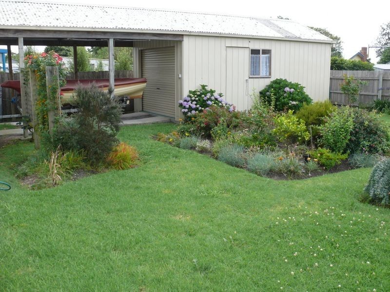 20 Toonalook Parade, Paynesville VIC 3880