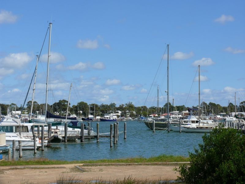 8 Western Boulevard, Raymond Island VIC 3880