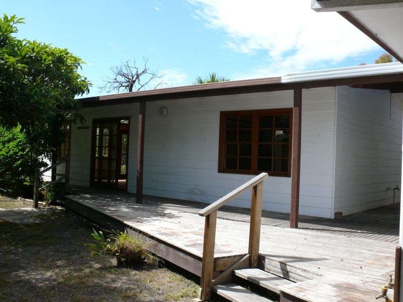 25 Eighth Avenue, Raymond Island VIC 3880